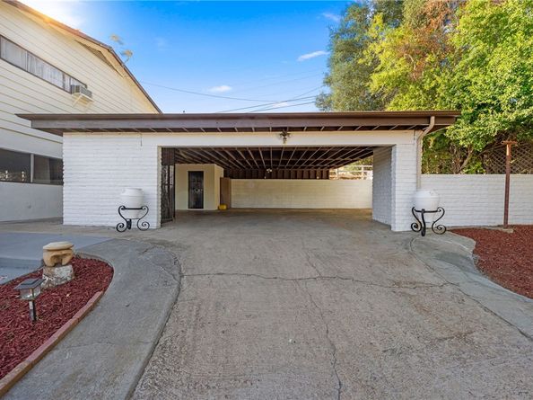 2401 Sunset Drive, Escondido CA 92025