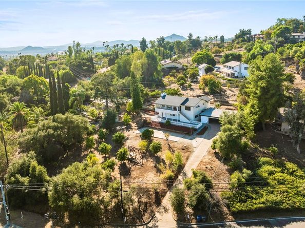2401 Sunset Drive, Escondido CA 92025
