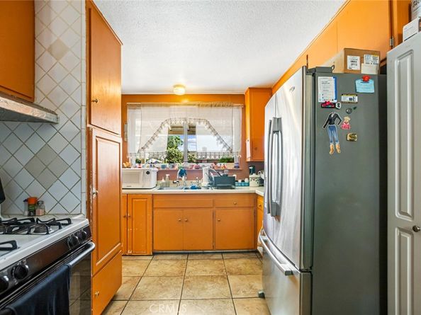 3413 W James Avenue, Santa Ana CA 92704