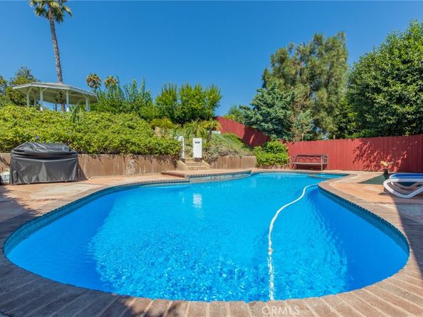 8730 Twin Trails Drive, San Diego CA 92129