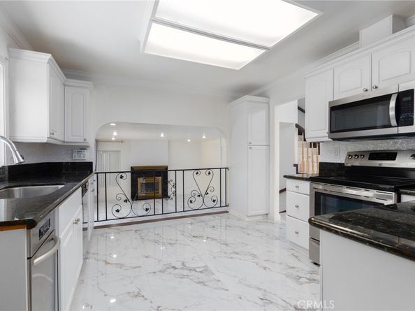 8730 Twin Trails Drive, San Diego CA 92129