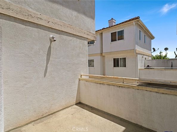 3918 W 118th Place 8, Hawthorne CA 90250