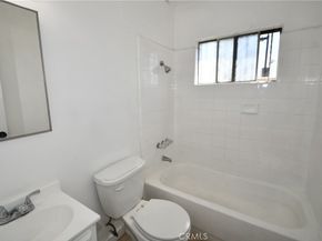 7104 san pedro, Los Angeles CA 90003