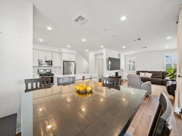 2328 Columba, Escondido CA 92025