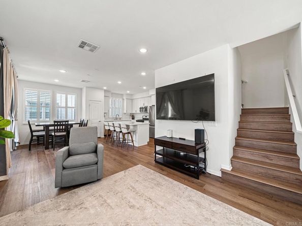 2328 Columba, Escondido CA 92025