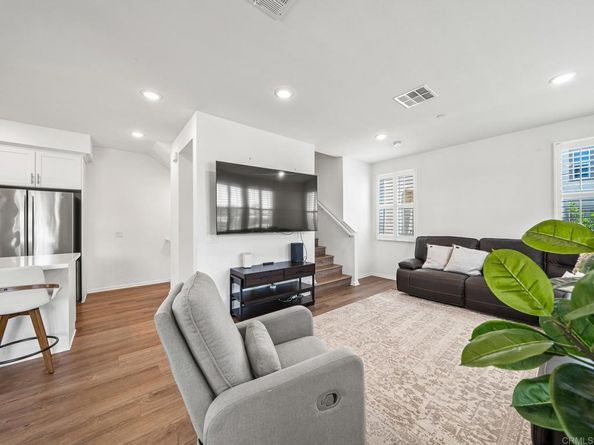 2328 Columba, Escondido CA 92025
