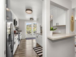 2544 Navarra 12, Carlsbad CA 92009