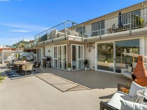 2544 Navarra 12, Carlsbad CA 92009