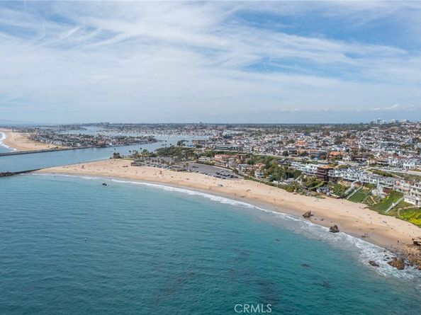 618 Iris Avenue B, Corona Del Mar CA 92625