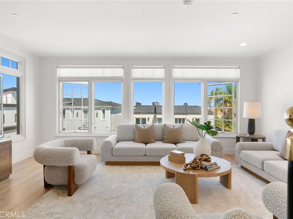 302 Carnation Avenue, Corona Del Mar CA 92625