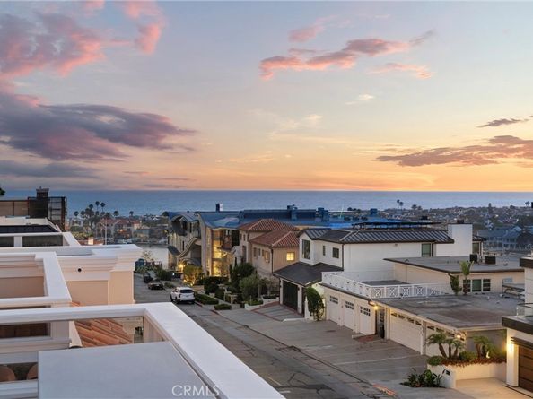 302 Carnation Avenue, Corona Del Mar CA 92625