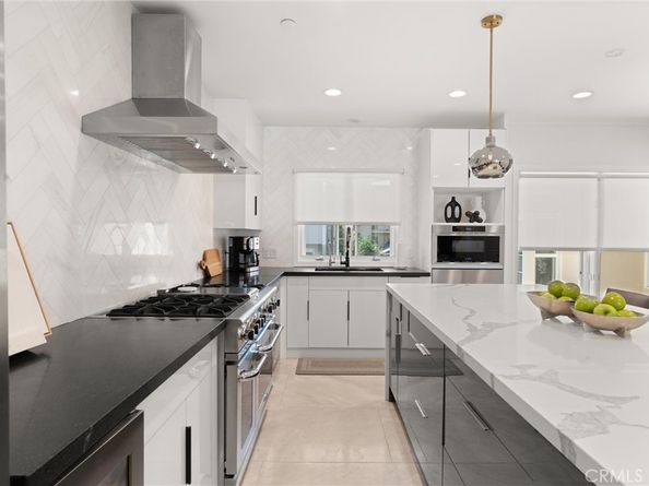 302 Carnation Avenue, Corona Del Mar CA 92625