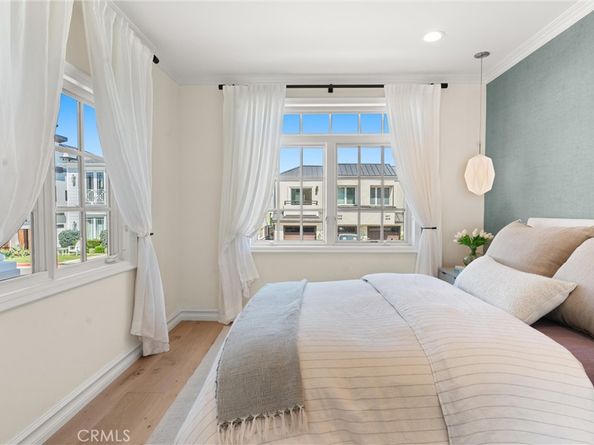 302 Carnation Avenue, Corona Del Mar CA 92625