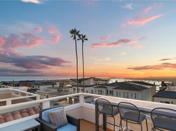 302 Carnation Avenue, Corona Del Mar CA 92625