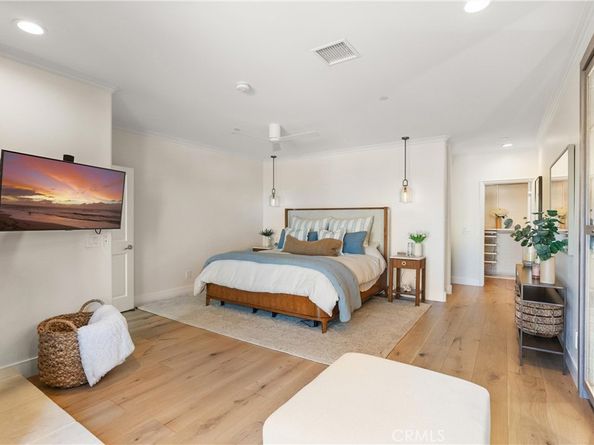 302 Carnation Avenue, Corona Del Mar CA 92625