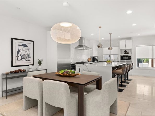 302 Carnation Avenue, Corona Del Mar CA 92625