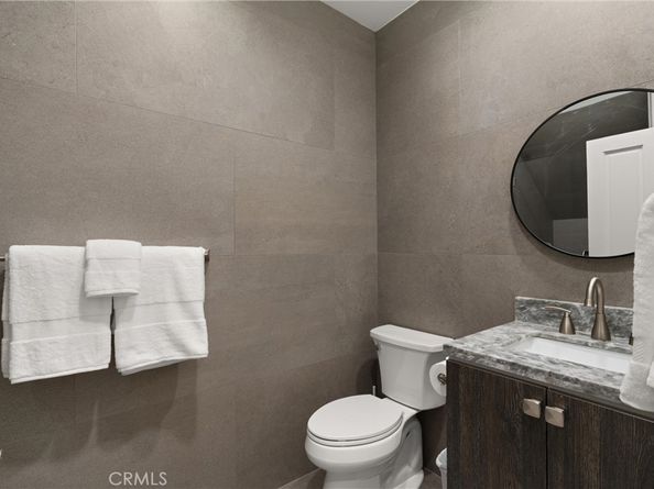 302 Carnation Avenue, Corona Del Mar CA 92625