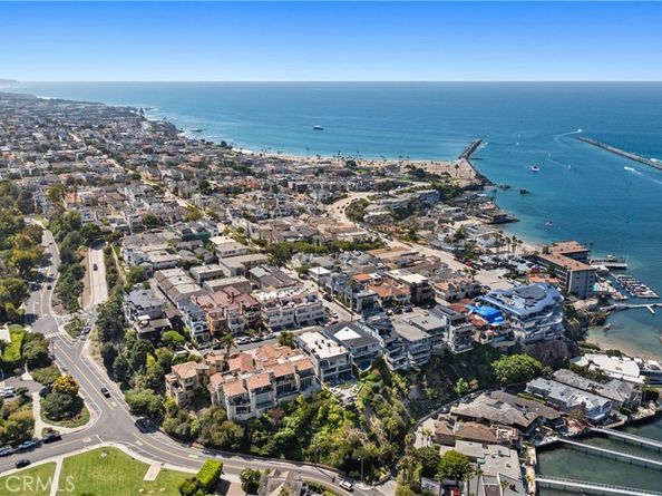 302 Carnation Avenue, Corona Del Mar CA 92625