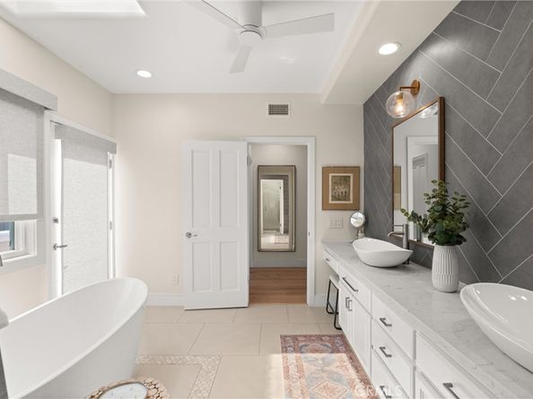 302 Carnation Avenue, Corona Del Mar CA 92625