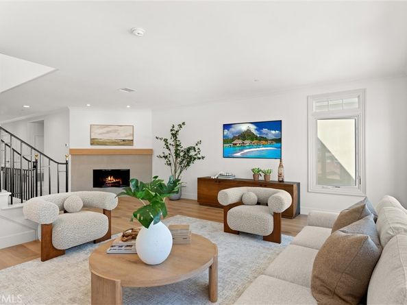 302 Carnation Avenue, Corona Del Mar CA 92625