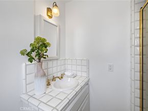 117 E Bay Front, Newport Beach CA 92662