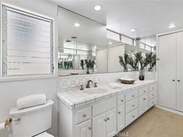 117 E Bay Front, Newport Beach CA 92662