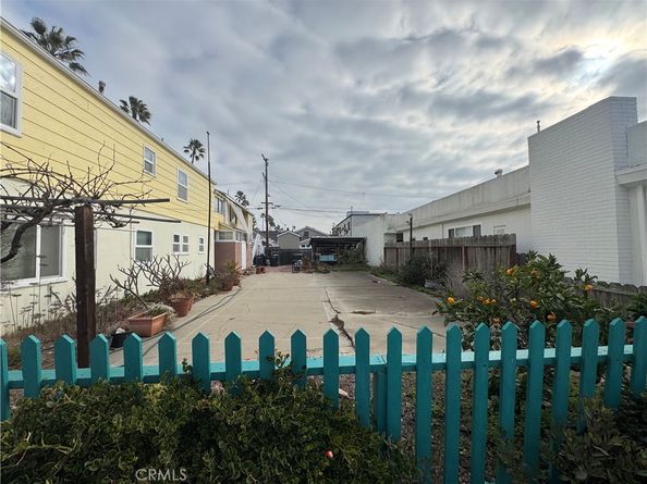 124 Sapphire Ave, Newport Beach CA 92662