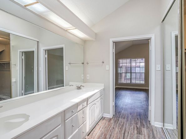 12710 Skyknoll Lane, Houston TX 77082