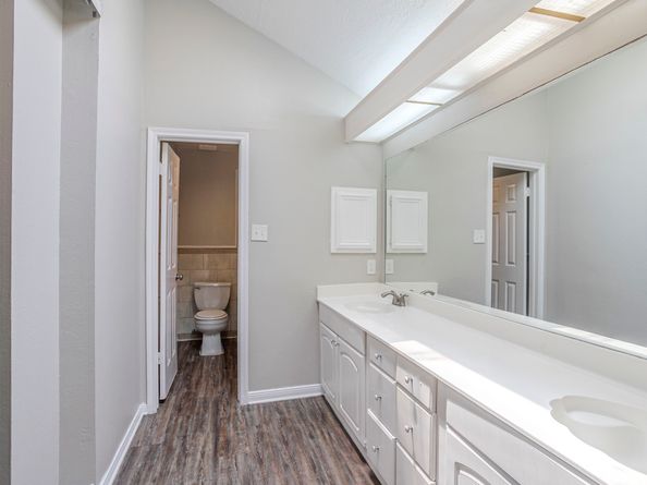 12710 Skyknoll Lane, Houston TX 77082