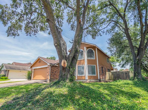 12710 Skyknoll Lane, Houston TX 77082