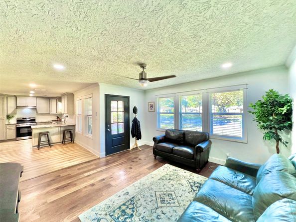 4913 W 43rd Street, Houston TX 77092