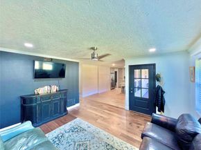4913 W 43rd Street, Houston TX 77092