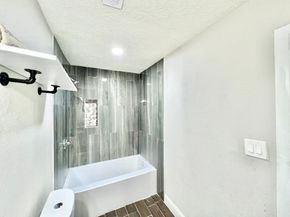 4913 W 43rd Street, Houston TX 77092