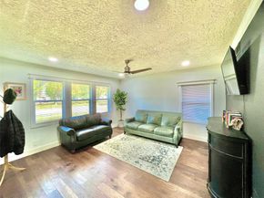 4913 W 43rd Street, Houston TX 77092