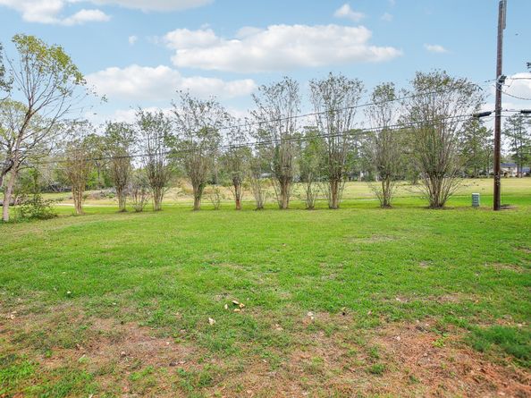 1602 Chestnut Ridge Road, Kingwood TX 77339