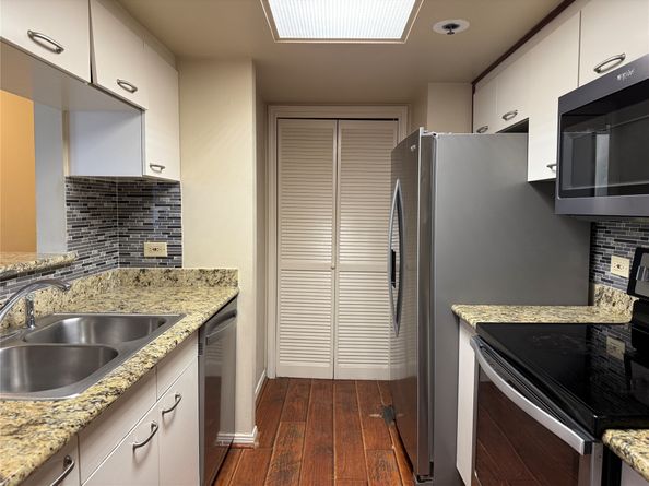 3525 Sage Road 304, Houston TX 77056