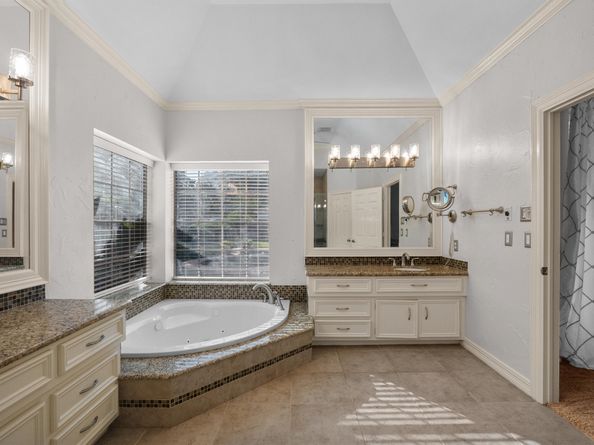 3823 Deer Grass Court, Houston TX 77059