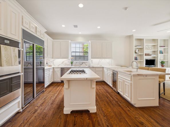 2214 Potomac Drive 2, Houston TX 77057