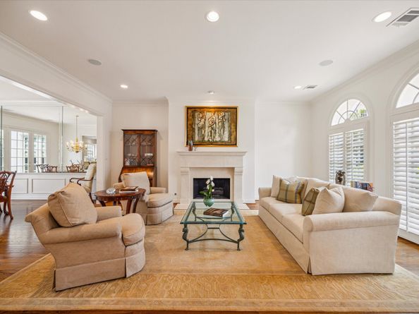 2214 Potomac Drive 2, Houston TX 77057