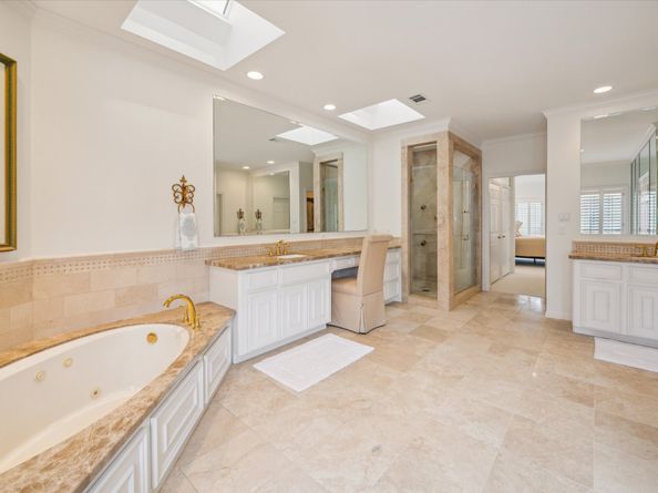 2214 Potomac Drive 2, Houston TX 77057