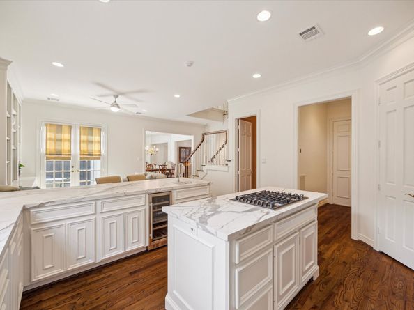 2214 Potomac Drive 2, Houston TX 77057