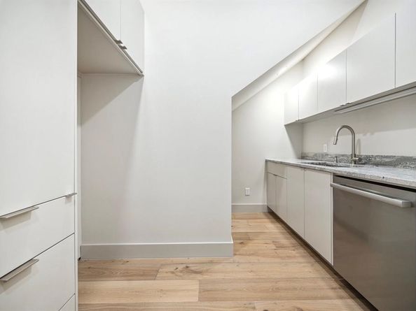 2129 Quenby Street, Houston TX 77005