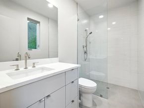 2129 Quenby Street, Houston TX 77005