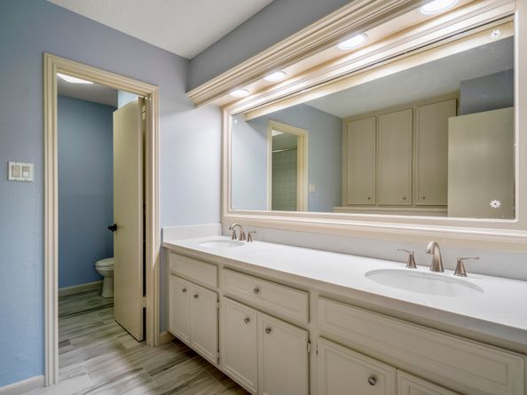 12114 Knobcrest Drive, Houston TX 77070
