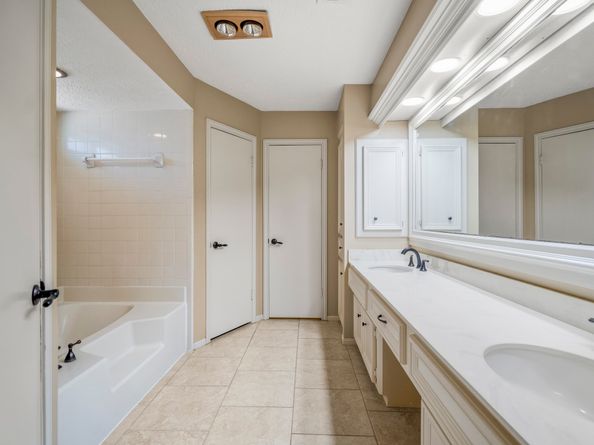 12114 Knobcrest Drive, Houston TX 77070