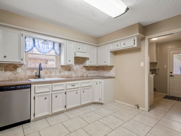 12114 Knobcrest Drive, Houston TX 77070