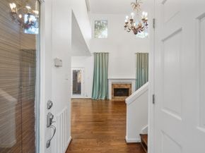 2555 Bering Drive 1, Houston TX 77057