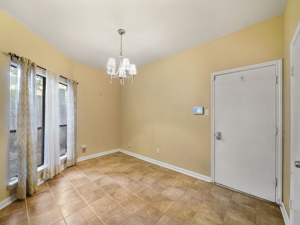 2555 Bering Drive 1, Houston TX 77057