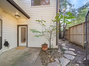 2555 Bering Drive 1, Houston TX 77057
