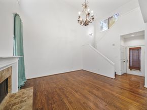 2555 Bering Drive 1, Houston TX 77057